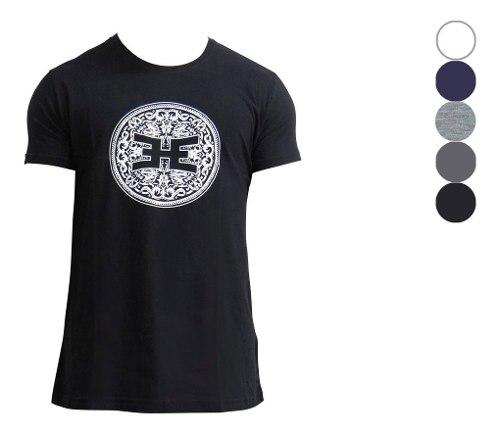 Remera algodón manga corta letra  E con arabesco
